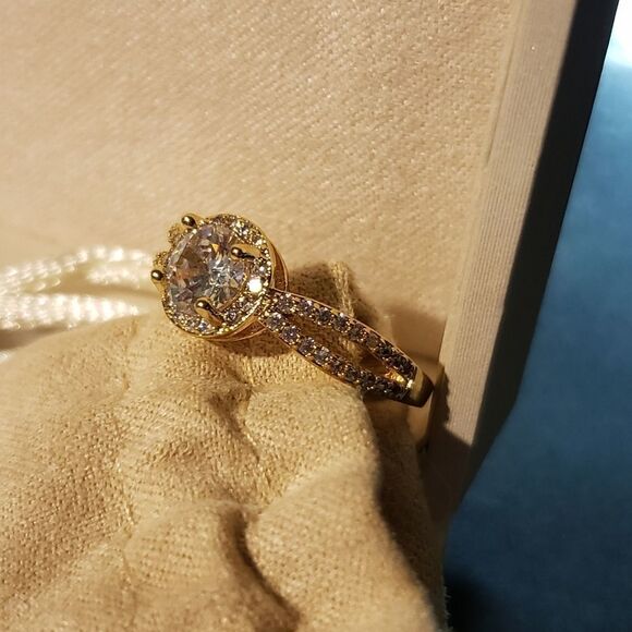 Ashlyn Avenue yellow gold 18k plated size 8 - Picture 6 of 8